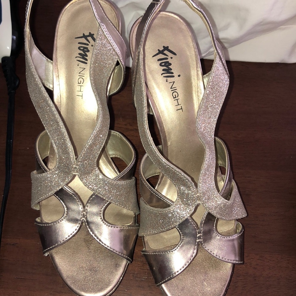 Size 8 gold heels